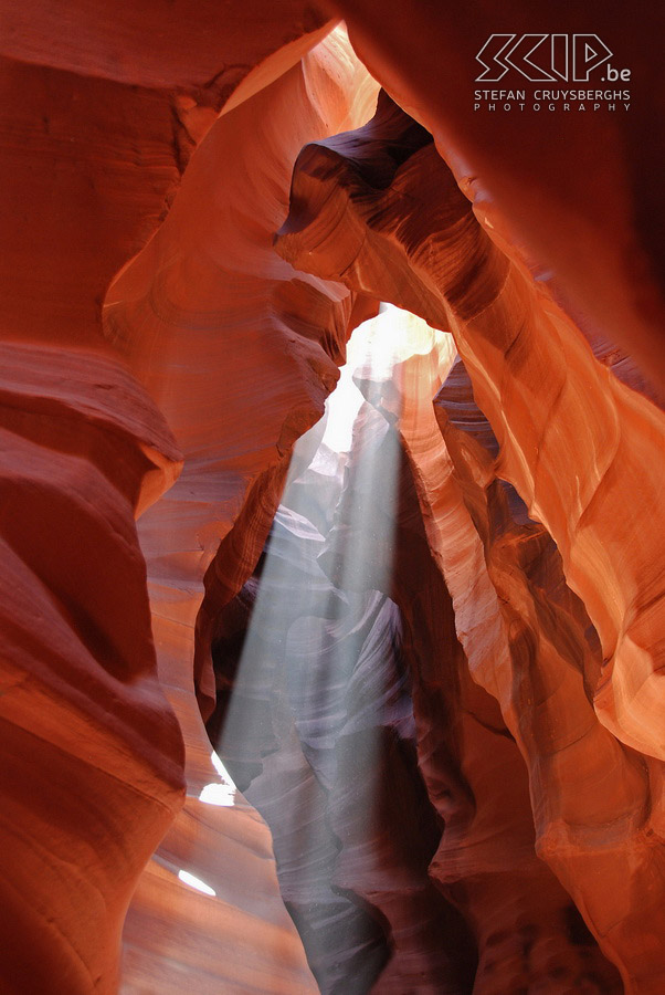 Page - Antelope Canyon Antelope Canyon is a slot canyon, an extremely narrow and high gorge, which is very photogenic around midday as sunrays light up the canyon. Stefan Cruysberghs